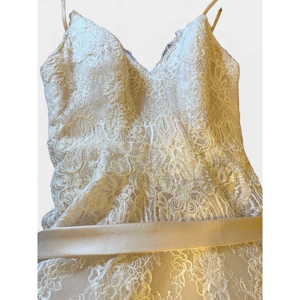 Wedding Dress Allure Bridals Size 10  style 9400 - Picture 4 of 9